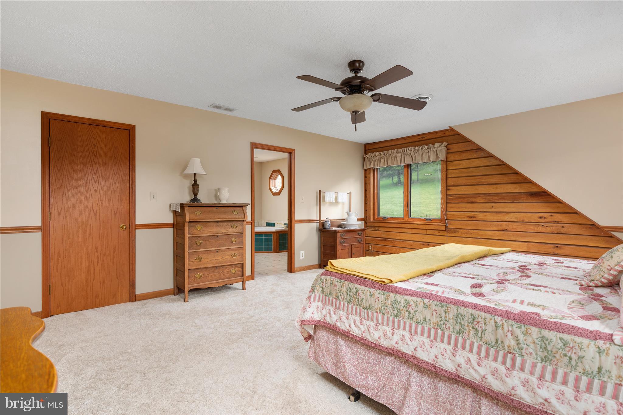 272 Buster Brown Drive Rio, WV 26755 - Photo 35 of 113 Upstairs Main Suite