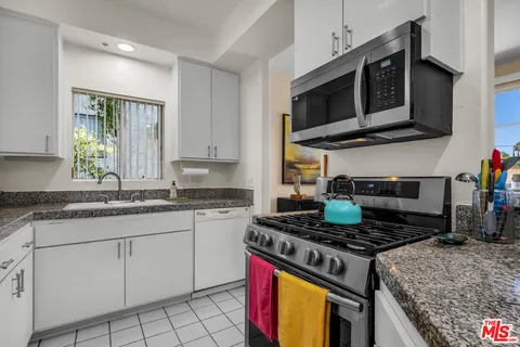 $879,000 | 3613 Glendon Avenue, Unit 101, Los Angeles, CA 90034