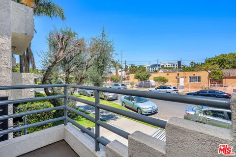 $879,000 | 3613 Glendon Avenue, Unit 101, Los Angeles, CA 90034
