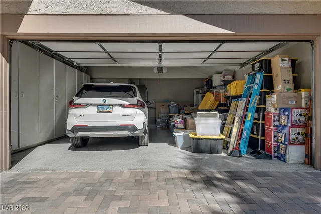 $4,500 | 840 Pinehurst Drive, Las Vegas, NV 89109