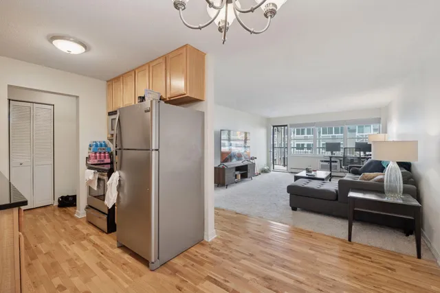 $150,000 | 3150 Excelsior Boulevard, Unit 207, Minneapolis, MN 55416