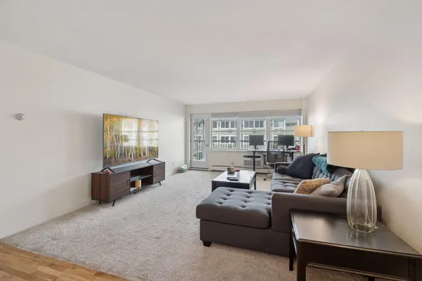 $150,000 | 3150 Excelsior Boulevard, Unit 207, Minneapolis, MN 55416