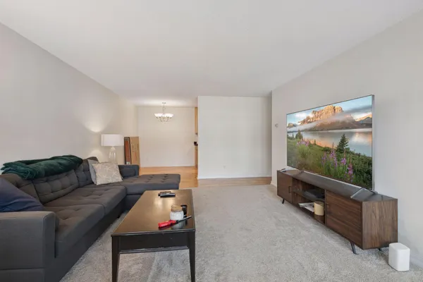 $150,000 | 3150 Excelsior Boulevard, Unit 207, Minneapolis, MN 55416