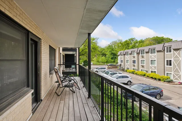 $150,000 | 3150 Excelsior Boulevard, Unit 207, Minneapolis, MN 55416