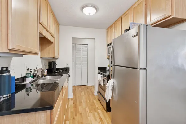 $150,000 | 3150 Excelsior Boulevard, Unit 207, Minneapolis, MN 55416