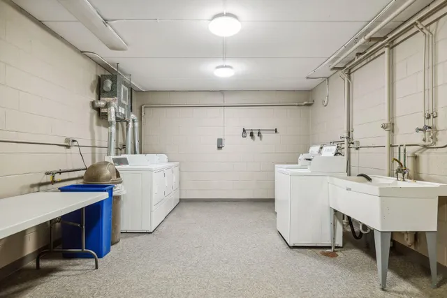 $150,000 | 3150 Excelsior Boulevard, Unit 207, Minneapolis, MN 55416