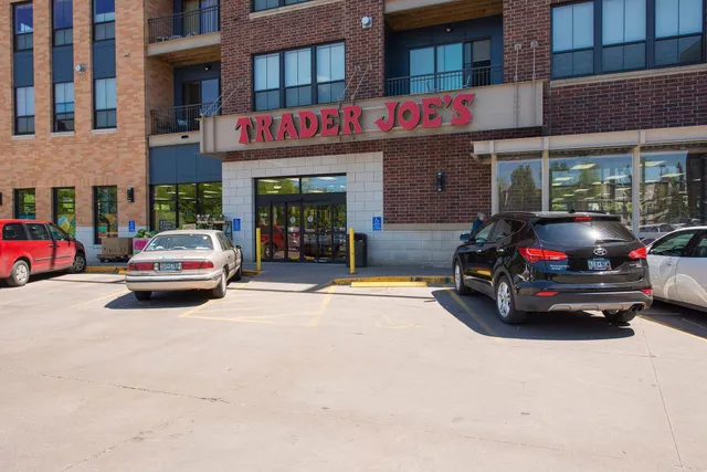 $150,000 | 3150 Excelsior Boulevard, Unit 207, Minneapolis, MN 55416