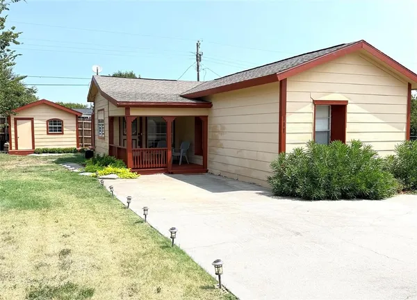 $138,000 | 111 Ivy Lane, Roanoke, TX 76262