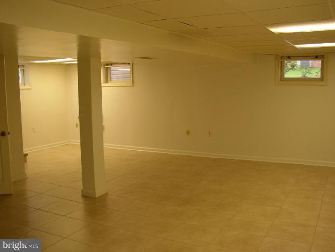6001 Craig Street Springfield, VA 22150 - Photo 13 of 16 Family Room