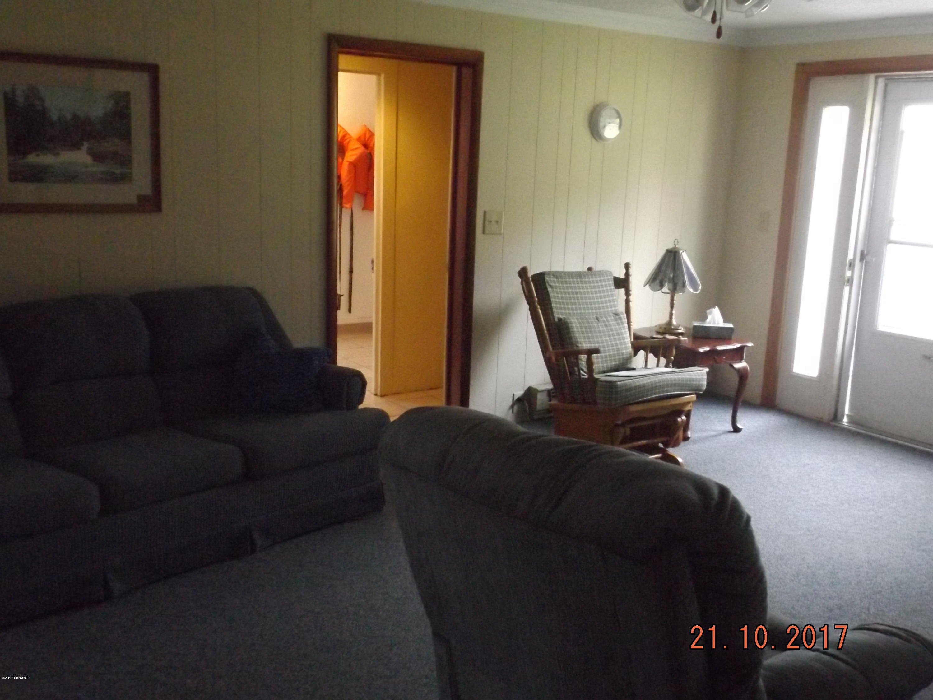 2625 Hemlock Road Quincy, MI 49082 - Photo 11 of 29 Living Rm 2