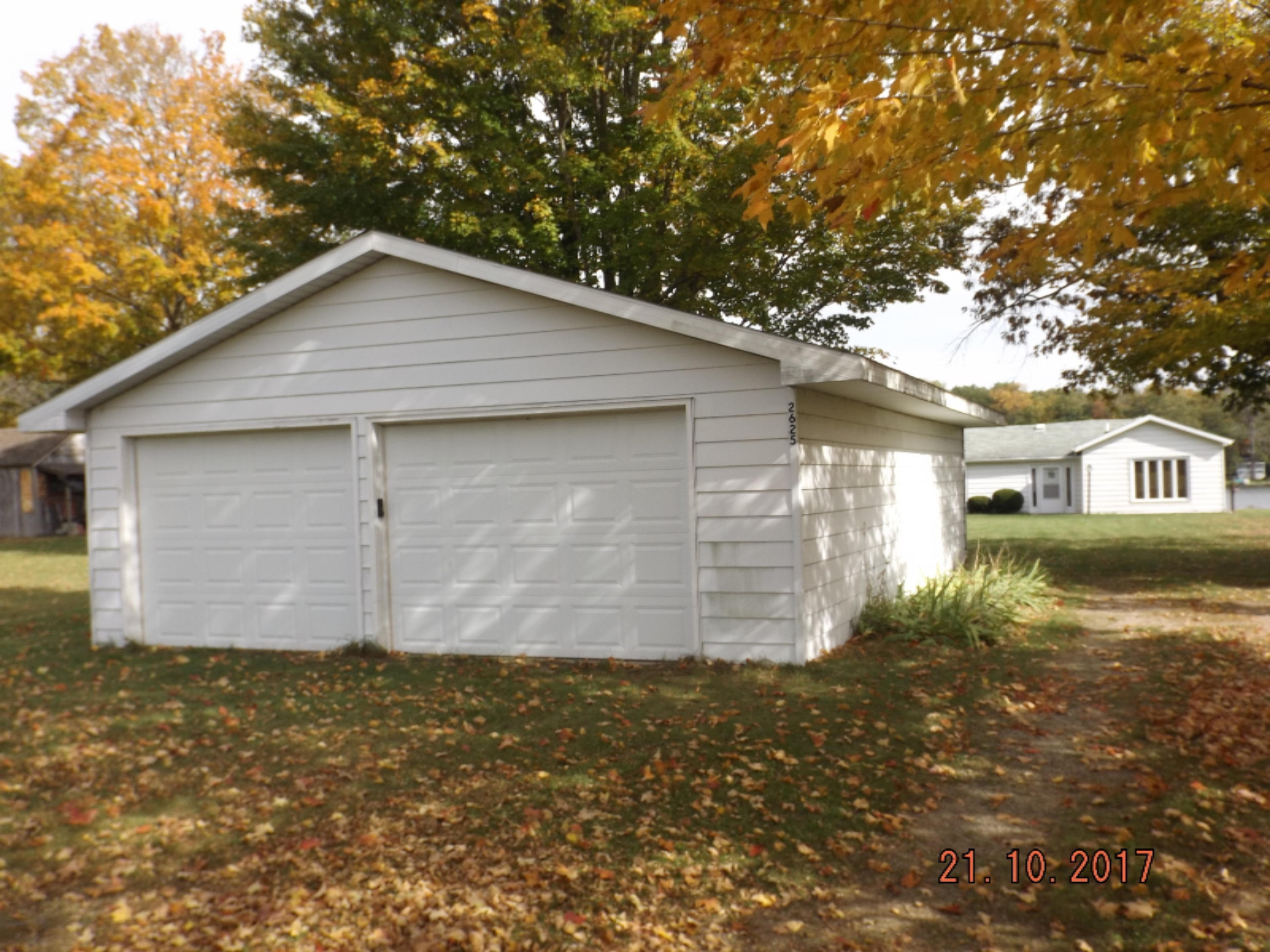2625 Hemlock Road Quincy, MI 49082 - Photo 7 of 29 Garage