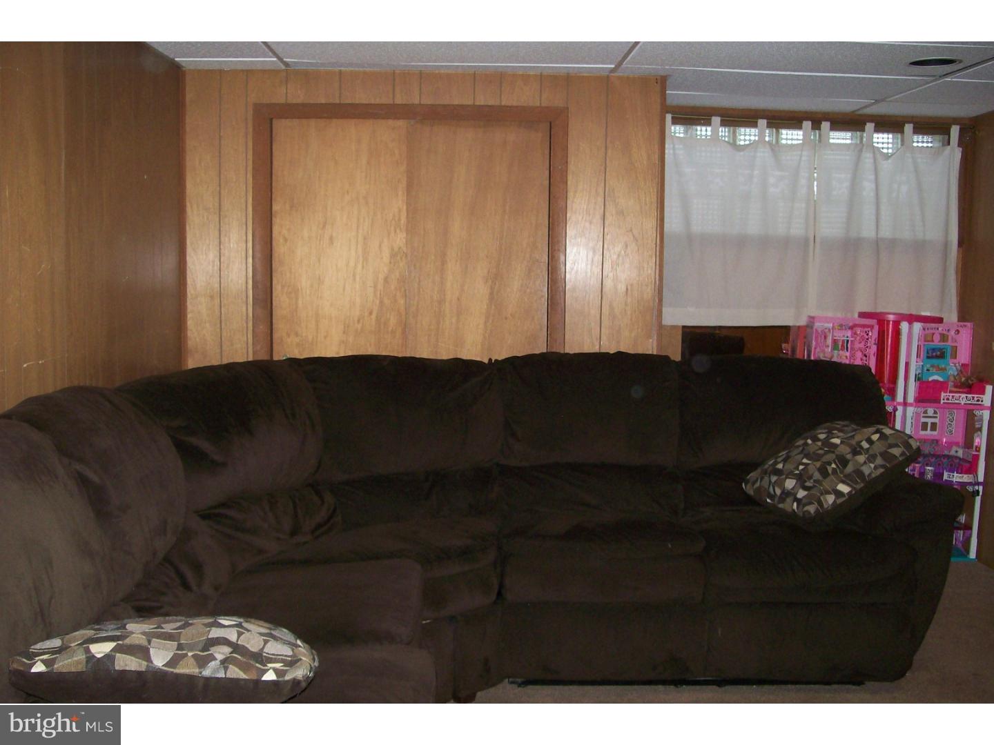 3014 Willits Road Philadelphia, PA 19136 - Photo 22 of 25 Family Room