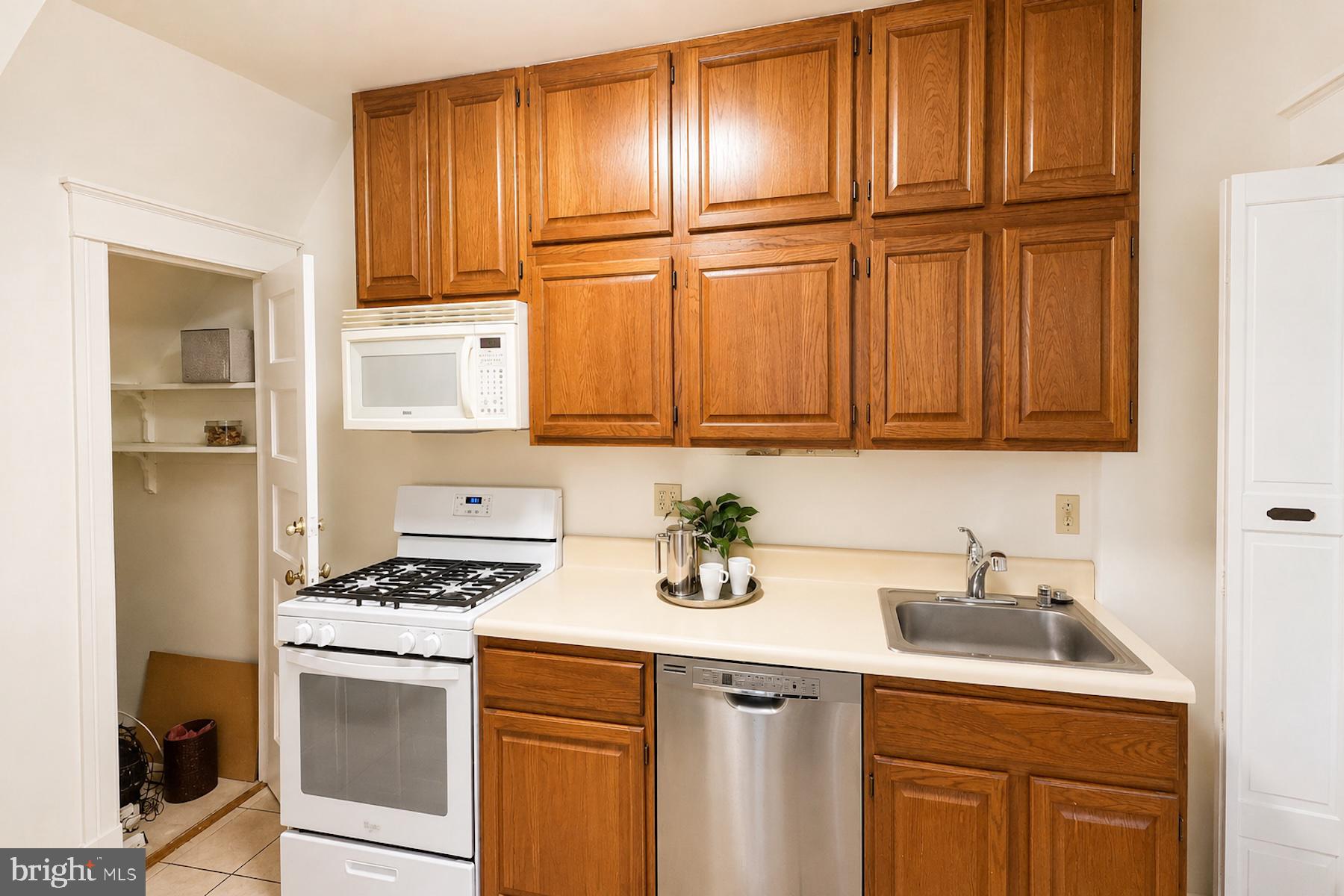 1126 I Street Northeast Washington, DC 20002 - Photo 13 of 47