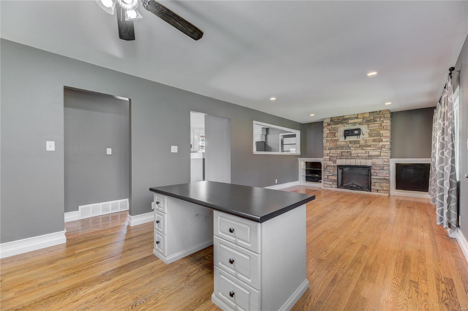 976 North Point Prairie Road Wentzville, MO 63385 - Photo 5 of 27 Gallery Image 5