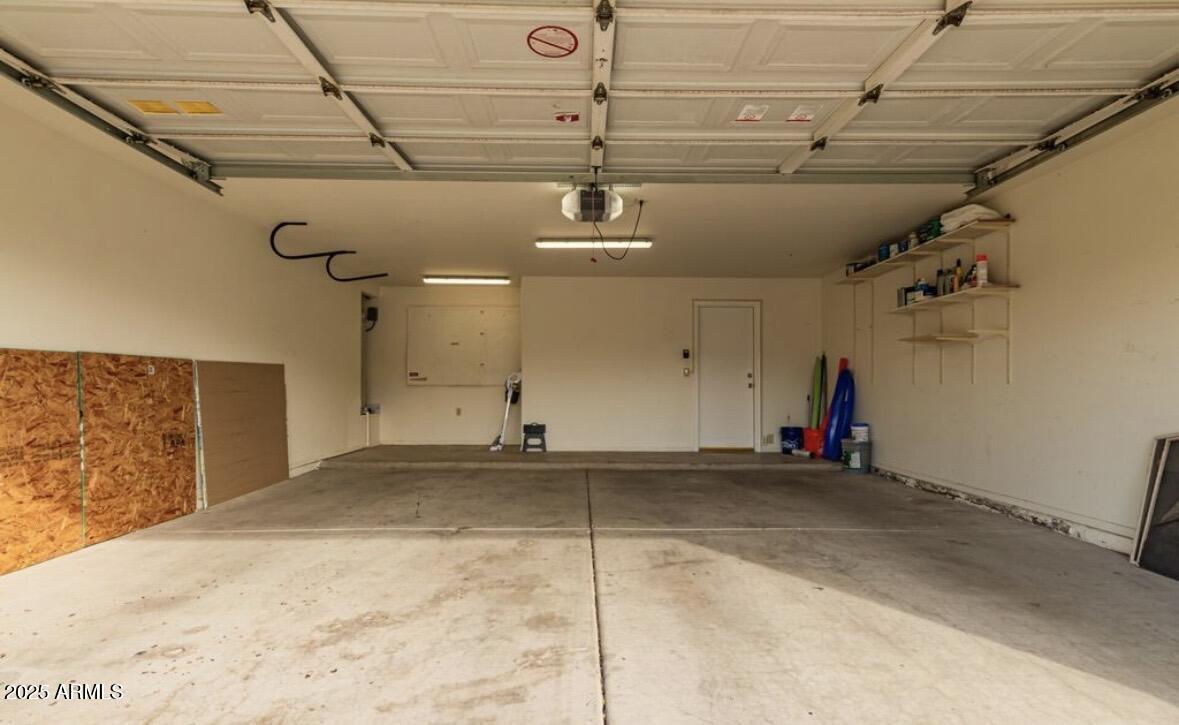 7442 West Via Del Sol Drive Glendale, AZ 85310 - Photo 20 of 22 Garage