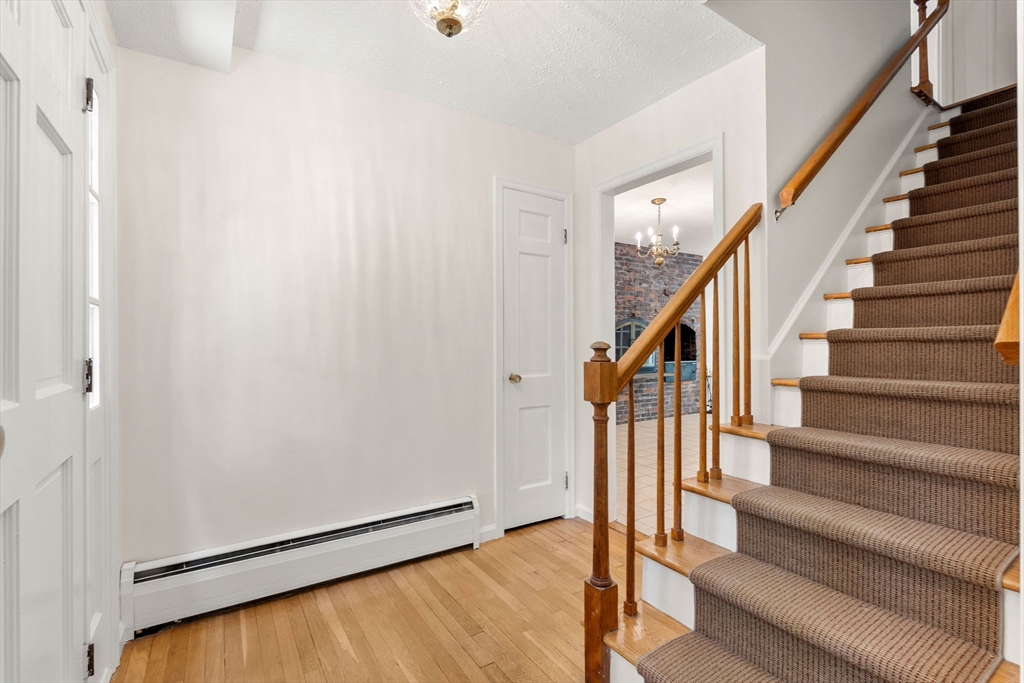 7 Hidden Ledge Road Manchester, MA 01944 - Photo 16 of 38