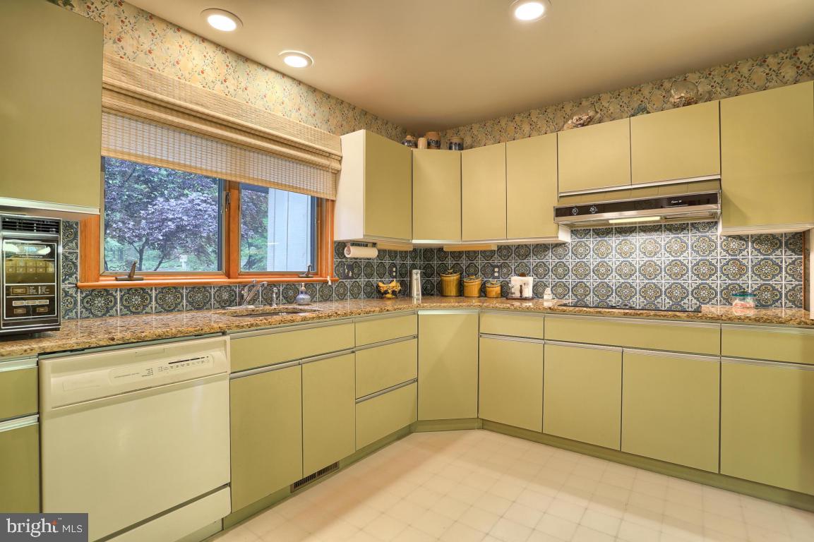 920 Forest Road Lancaster, PA 17601 - Photo 4 of 27 Gallery Image 4