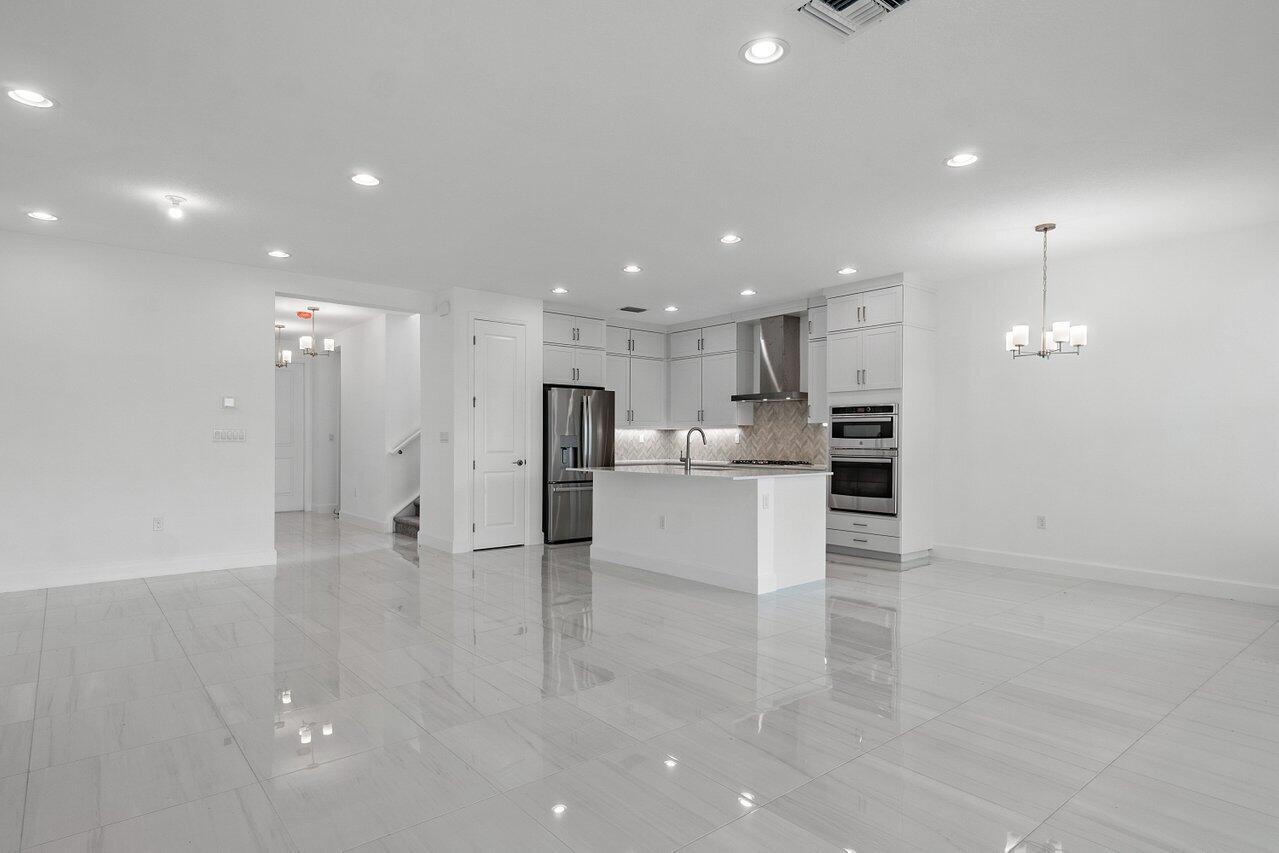 19159 Rolling Acrs Road Loxahatchee, FL 33470 - Photo 17 of 35 Kitchen View