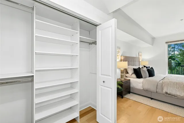 $640,000 | 18707 Southeast Newport Way, Unit 102, Issaquah, WA 98027