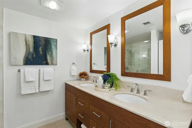 $640,000 | 18707 Southeast Newport Way, Unit 102, Issaquah, WA 98027