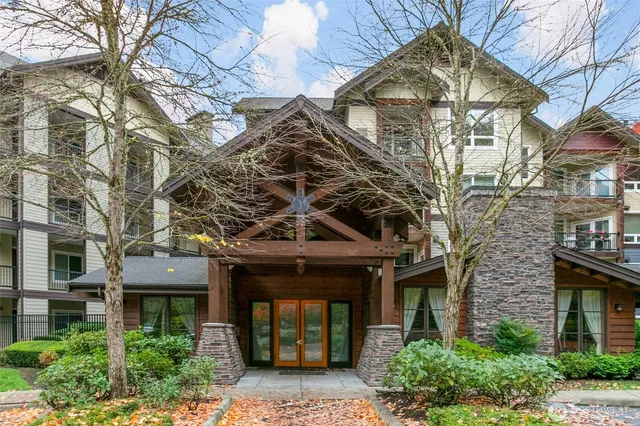 $640,000 | 18707 Southeast Newport Way, Unit 102, Issaquah, WA 98027