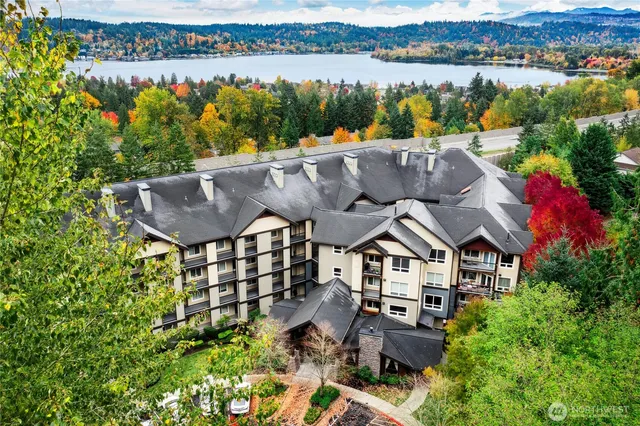 $630,000 | 18707 Southeast Newport Way, Unit 102, Issaquah, WA 98027
