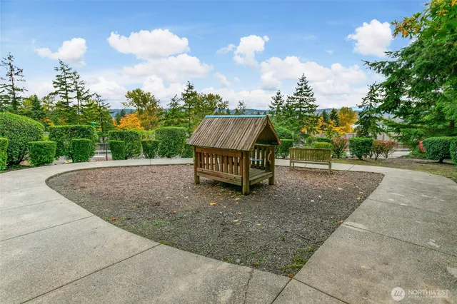 $640,000 | 18707 Southeast Newport Way, Unit 102, Issaquah, WA 98027