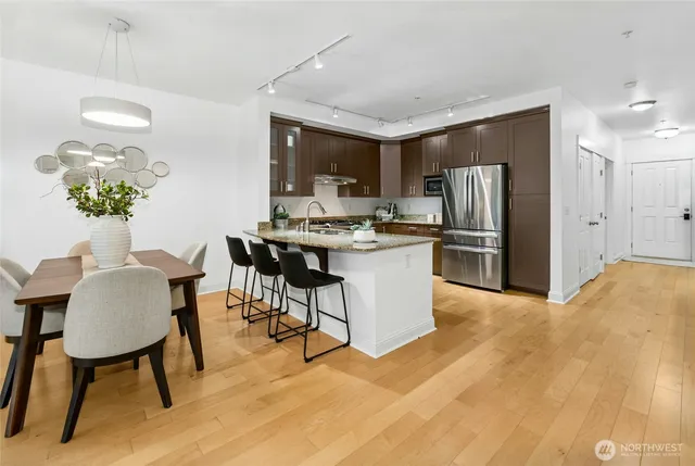 $640,000 | 18707 Southeast Newport Way, Unit 102, Issaquah, WA 98027