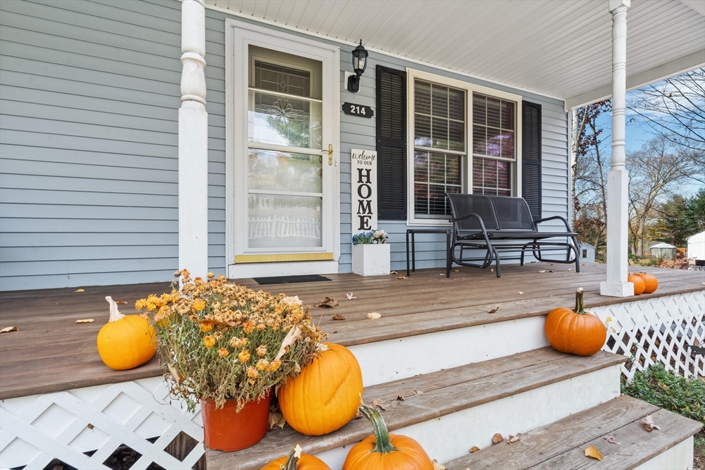 214 Southbridge Road Warren, MA 01083 - Photo 2 of 32 Gallery Image 2