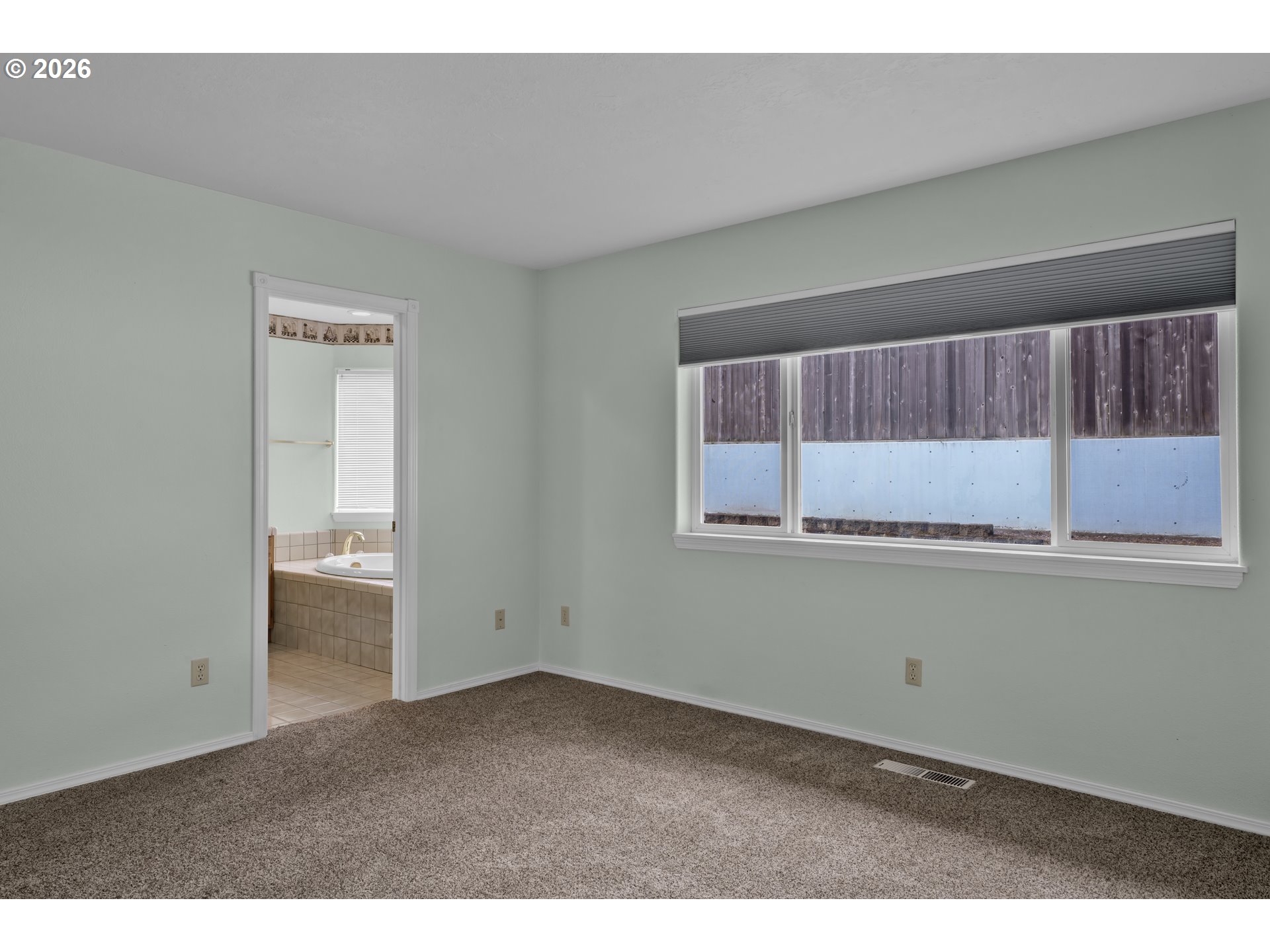 4159 Kurth Street South Salem, OR 97302 - Photo 20 of 37 a room with a window