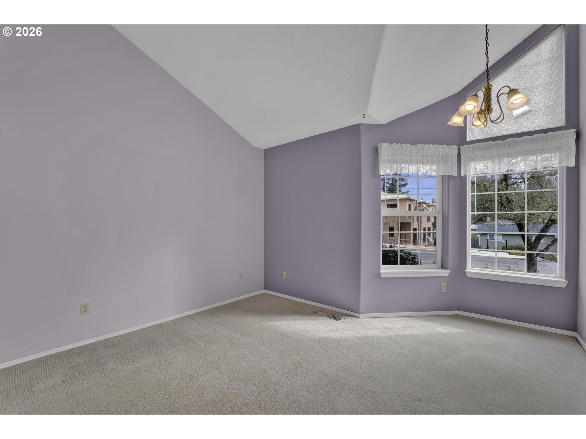 4159 Kurth Street South Salem, OR 97302 - Photo 25 of 37 a view of an empty room with a window