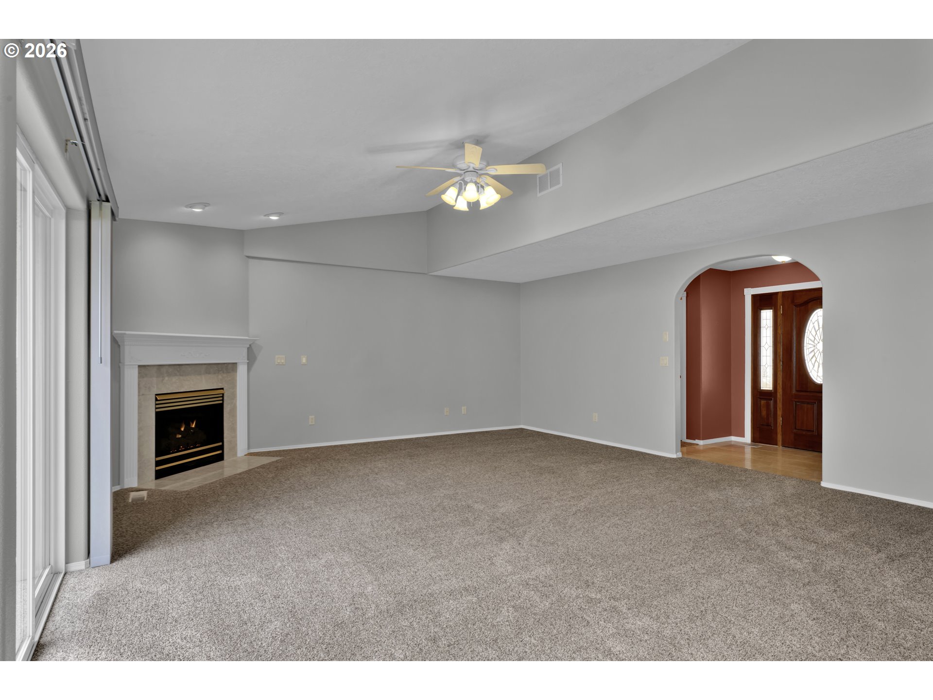 4159 Kurth Street South Salem, OR 97302 - Photo 10 of 37 a view of an empty room with a fireplace