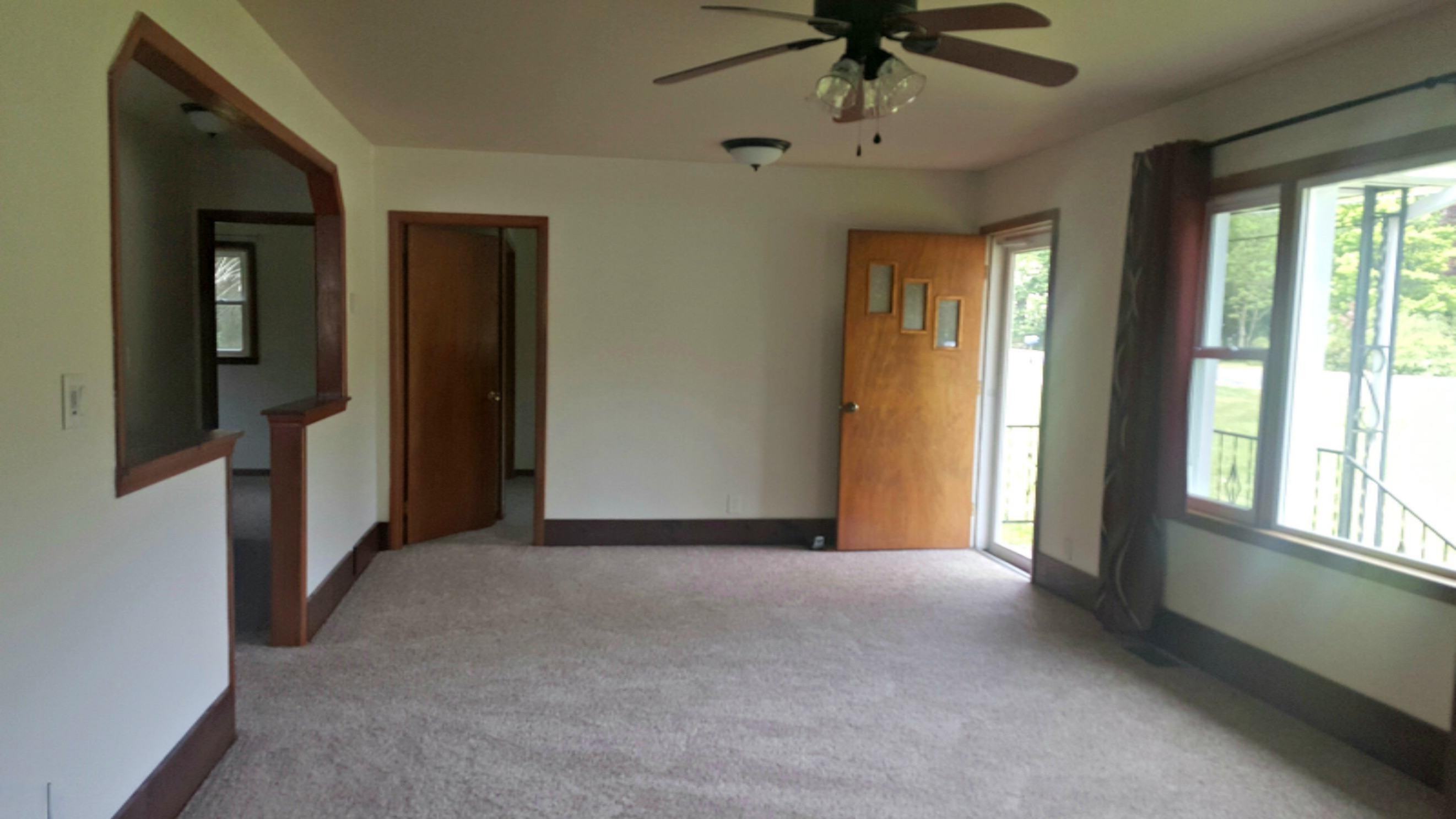 6683 West Decker Road Ludington, MI 49431 - Photo 3 of 19 Living Rm 1