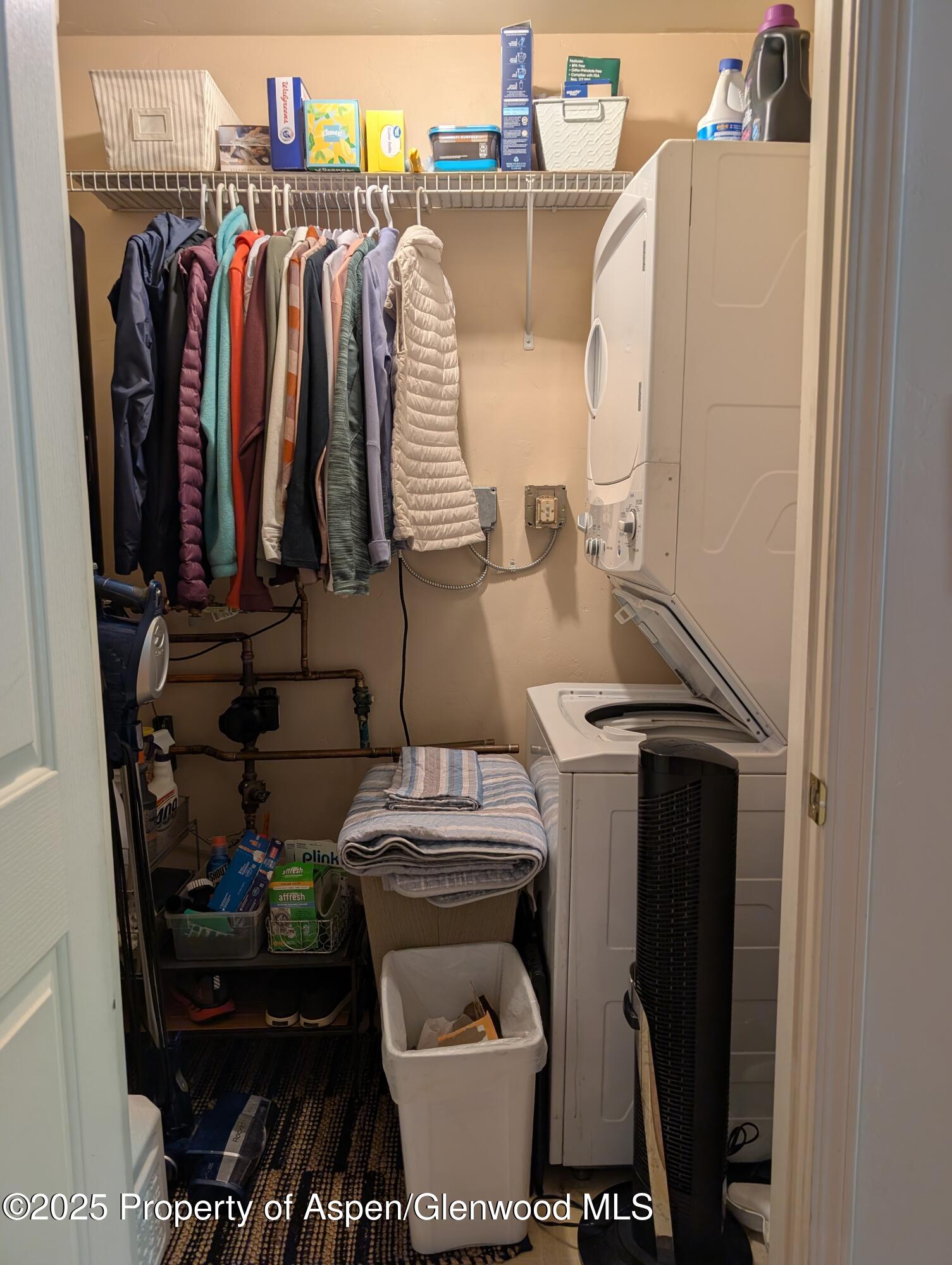 1400 East Valley Road, Unit 7 Basalt, CO 81621 - Photo 8 of 8 a utility room with dryer and washer
