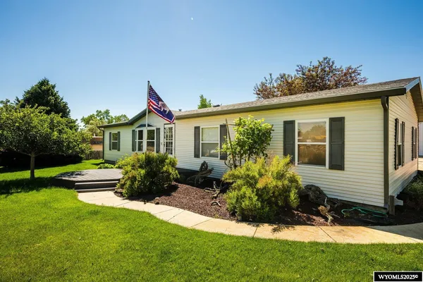 $999,000 | 925 West Fetterman Street, Buffalo, WY 82834