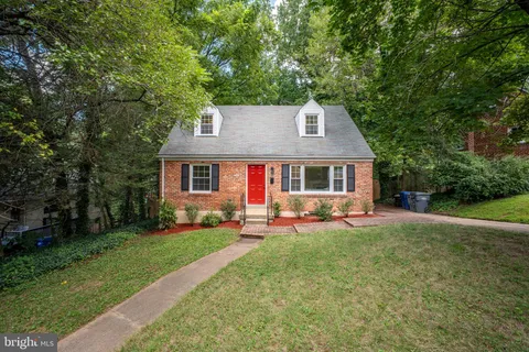 $845,000 | 6474 Oakwood Drive, Falls Church, VA 22041