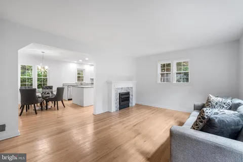 $845,000 | 6474 Oakwood Drive, Falls Church, VA 22041
