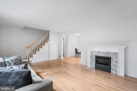 $845,000 | 6474 Oakwood Drive, Falls Church, VA 22041
