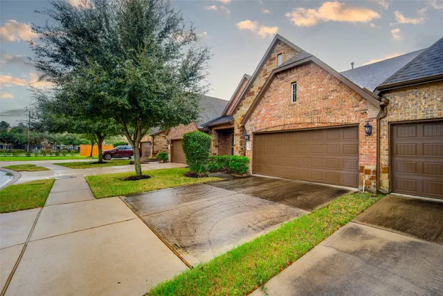 $349,999 | 24111 Valencia Ridge Lane, Katy, TX 77494