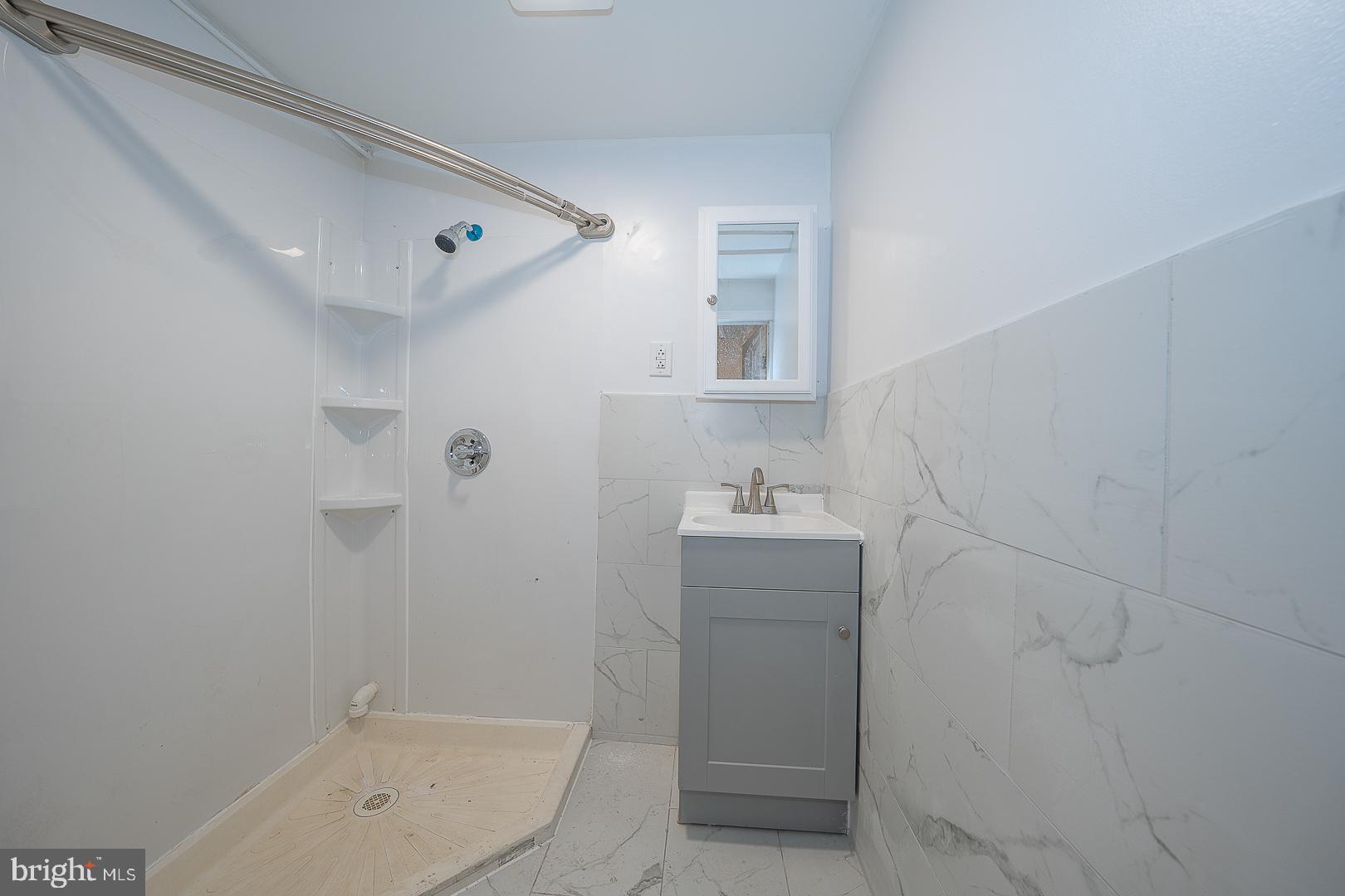 246 Wiltshire Road Upper Darby, PA 19082 - Photo 25 of 33