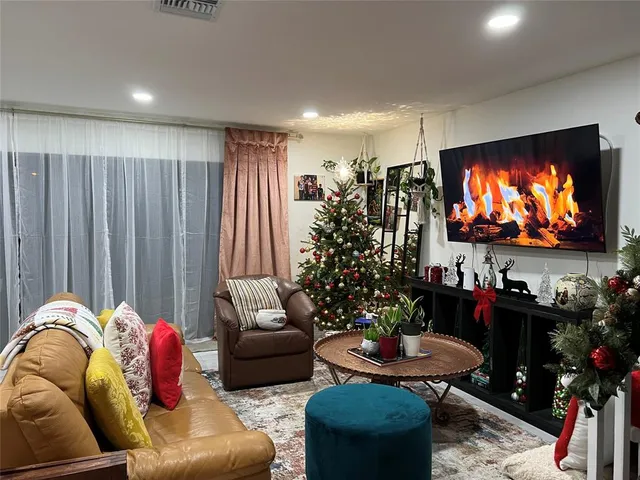 $1,350 | 3331 Carambola Circle, Unit 2410, Pompano Beach, FL 33066