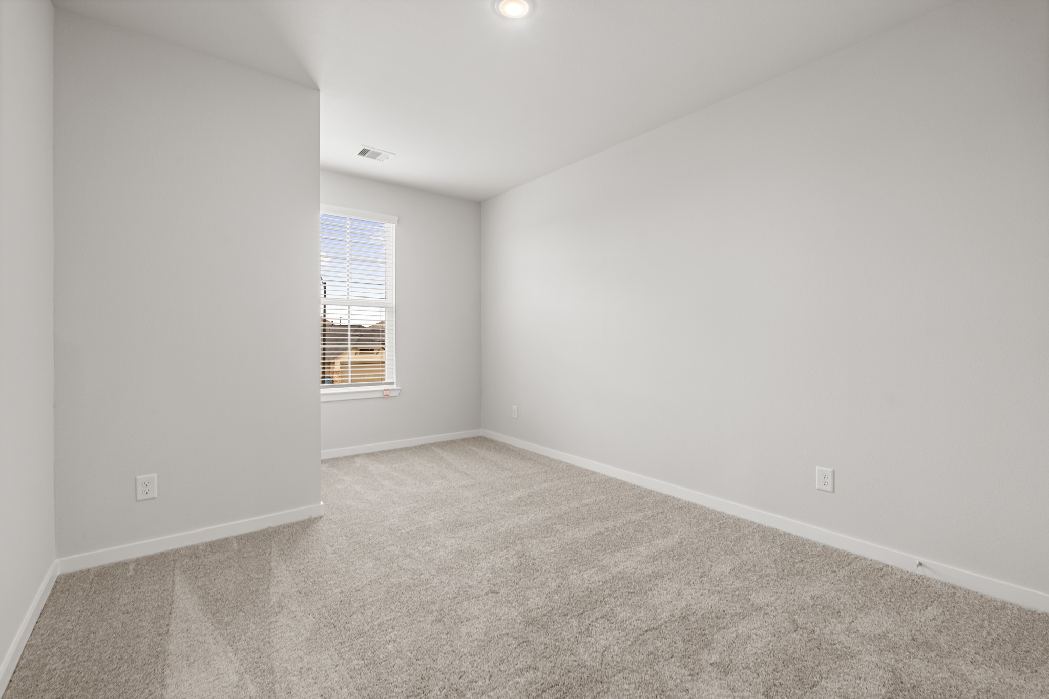 641 Pomegranate Lane La Marque, TX 77568 - Photo 14 of 22 an empty room with windows