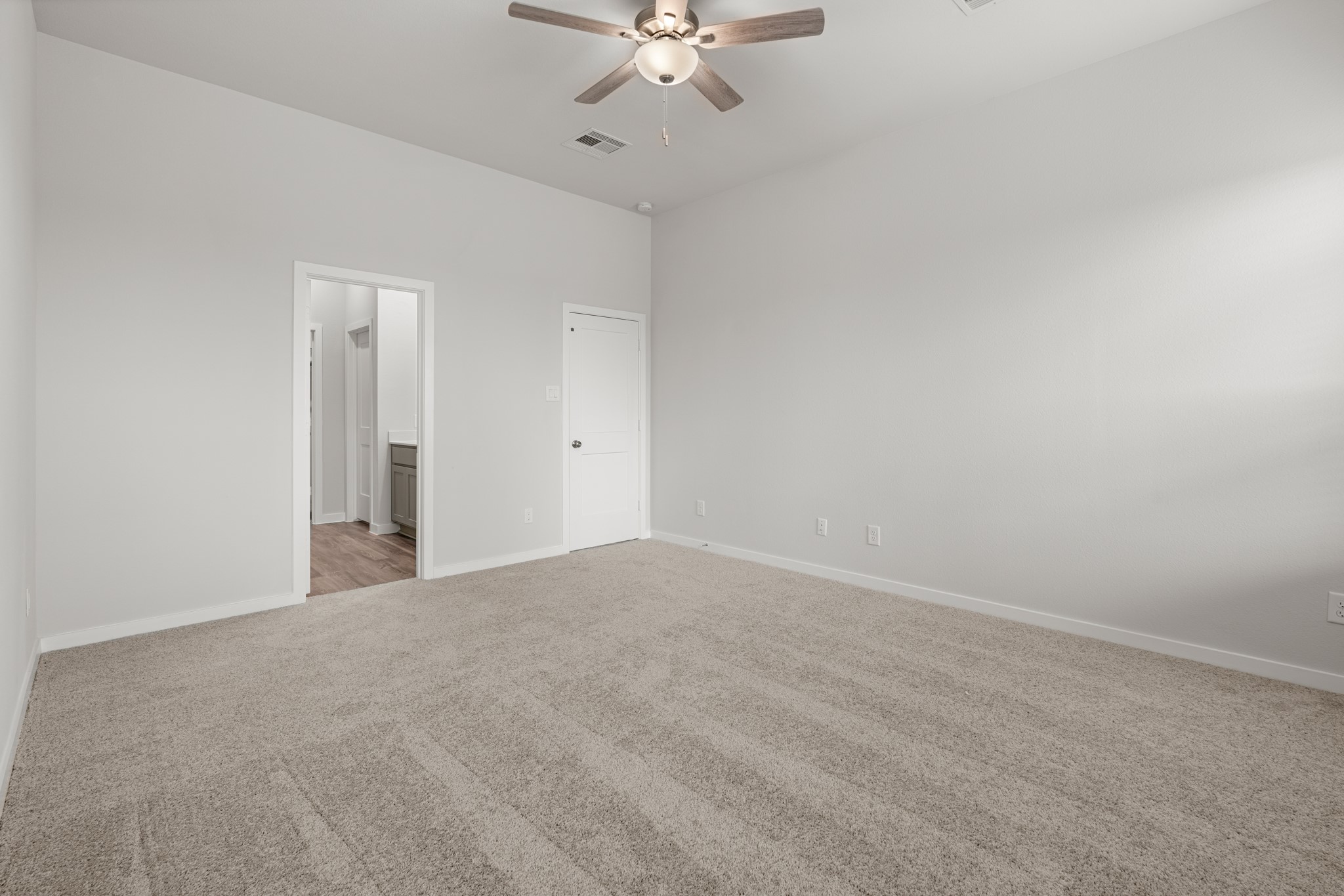 641 Pomegranate Lane La Marque, TX 77568 - Photo 9 of 22 a view of a livingroom with a ceiling fan and window