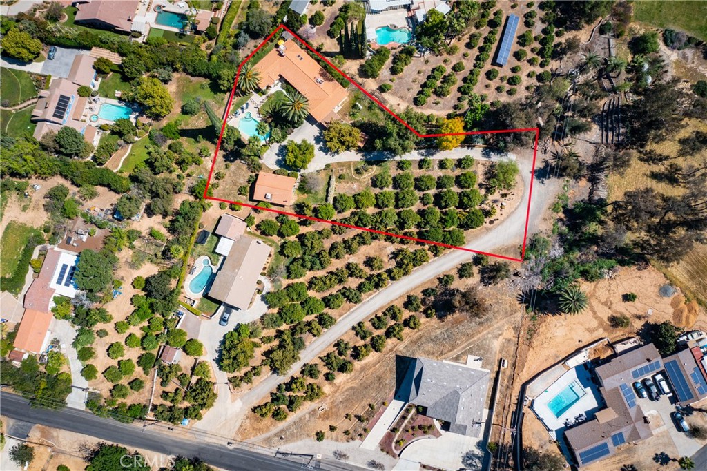707 Wabash Avenue Redlands, CA 92374 - Photo 40 of 50 an aerial view of residential houses with outdoor space