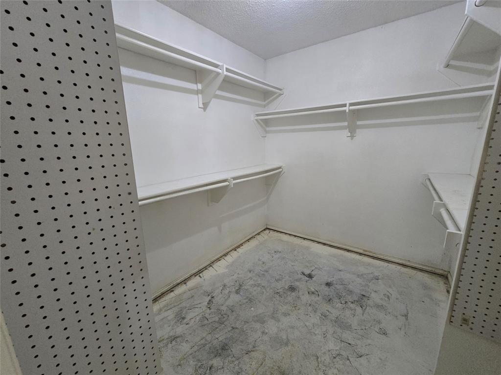 8012 Ashridge Road Fort Worth, TX 76134 - Photo 7 of 18 a view of small space