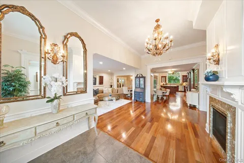 $1,529,900 | 9 Robert Circle, Syosset, NY 11791