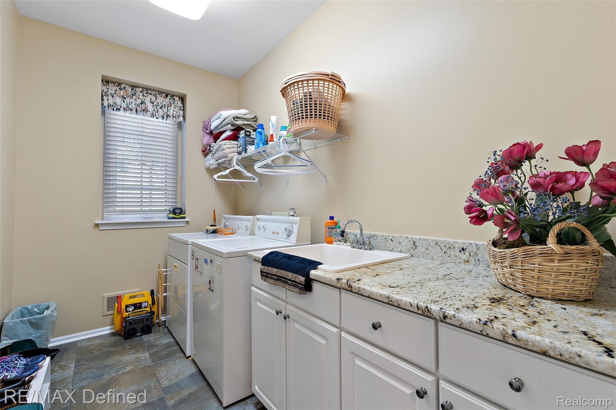 60957 Pennington Way Rochester, MI 48306 - Photo 32 of 54 60957 Pennington Way-40.jpg