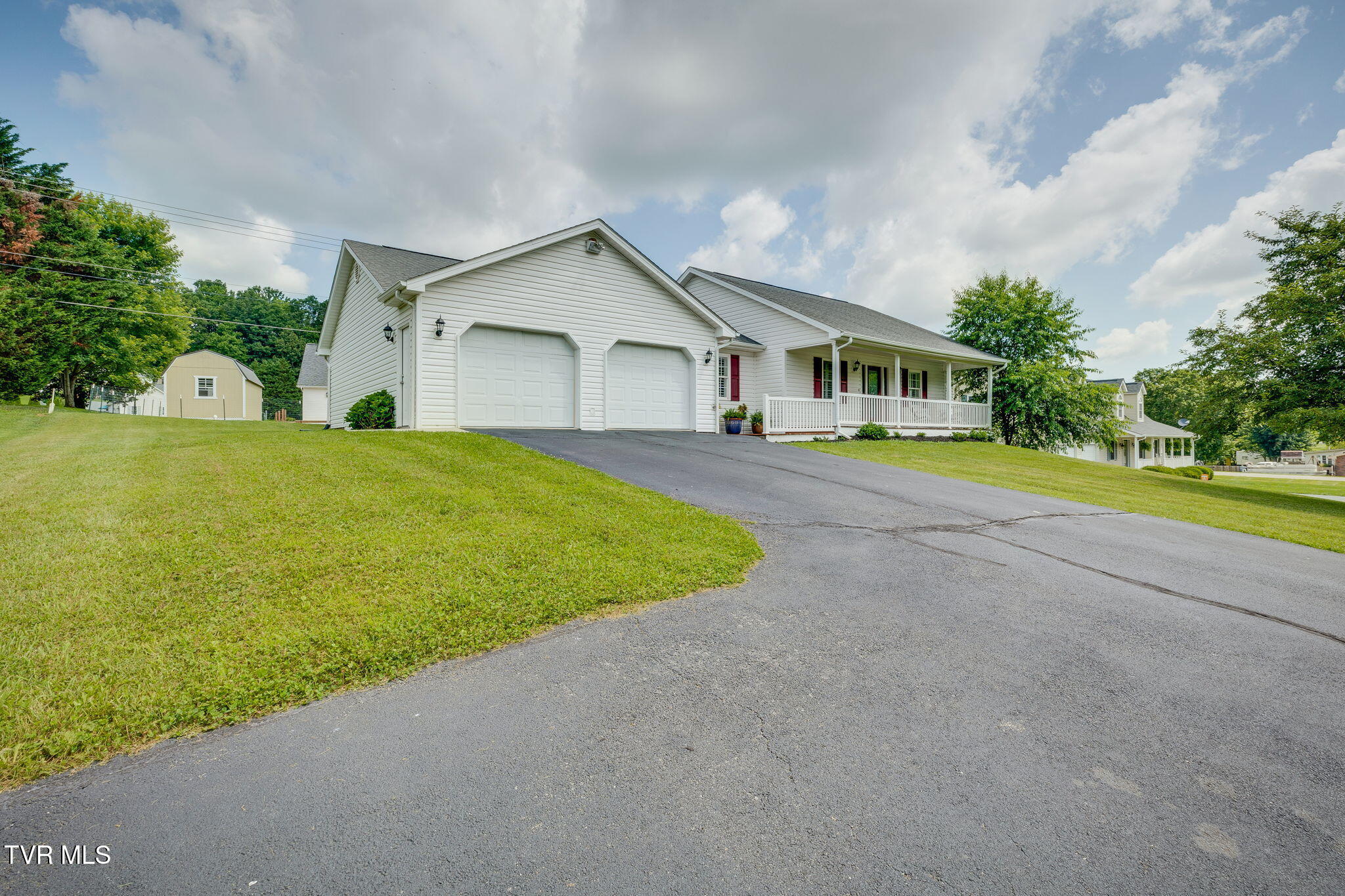 19275 Wyndale Road Abingdon, VA 24210 - Photo 37 of 40 002