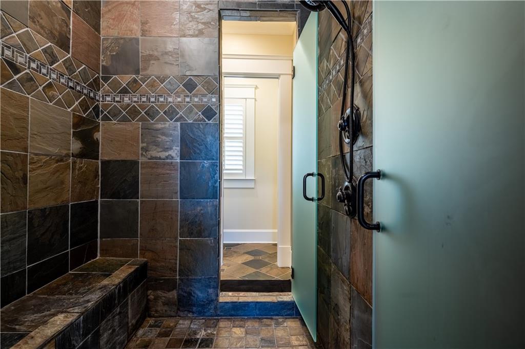 525 North River Road Northeast Rome, GA 30161 - Photo 33 of 101 a bathroom with a shower