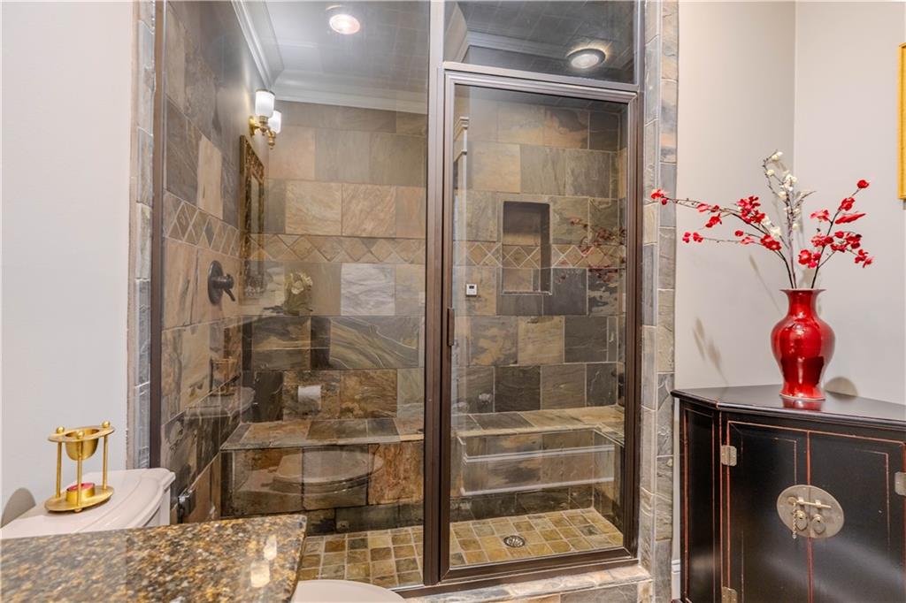 525 North River Road Northeast Rome, GA 30161 - Photo 46 of 101 a bathroom with a shower